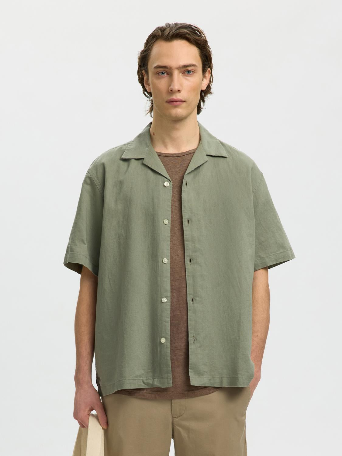 model_shot-front